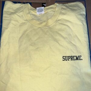 Supreme t shirt size large